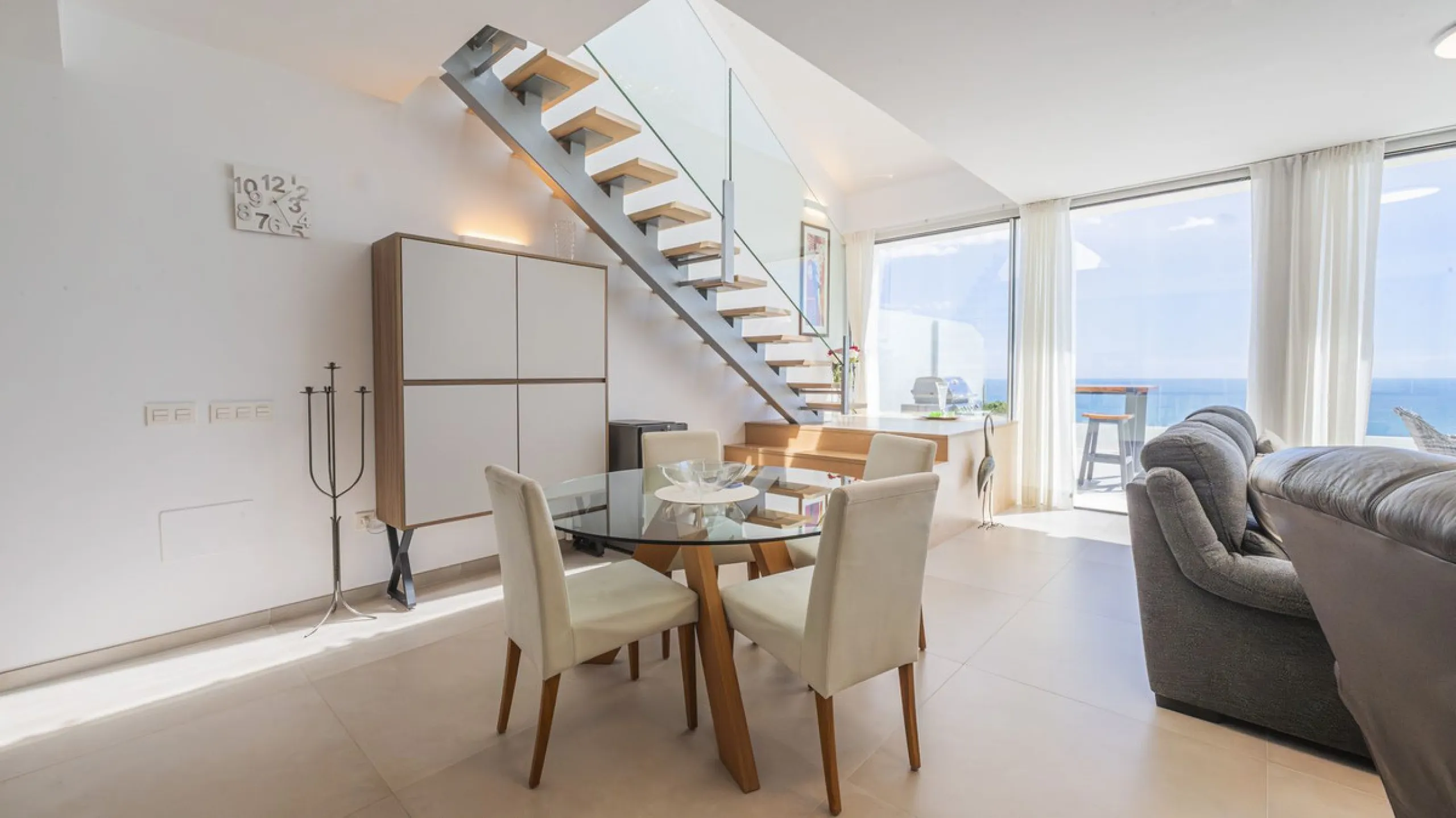 Apartment - Penthouse Duplex в продаже в Benalmadena, Málaga. В доме 3 спален и 2 ванных комнат. Площадь дома 213 м²