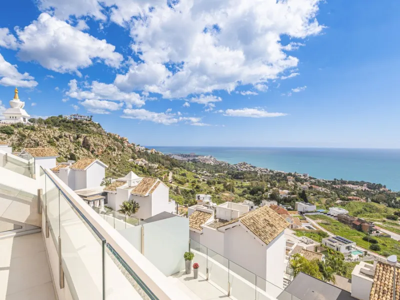 Apartment - Penthouse Duplex в продаже в Benalmadena, Málaga. В доме 3 спален и 2 ванных комнат. Площадь дома 213 м²