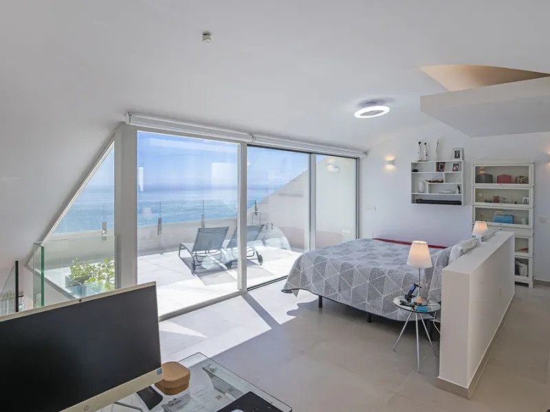 Apartment - Penthouse Duplex в продаже в Benalmadena, Málaga. В доме 3 спален и 2 ванных комнат. Площадь дома 213 м²
