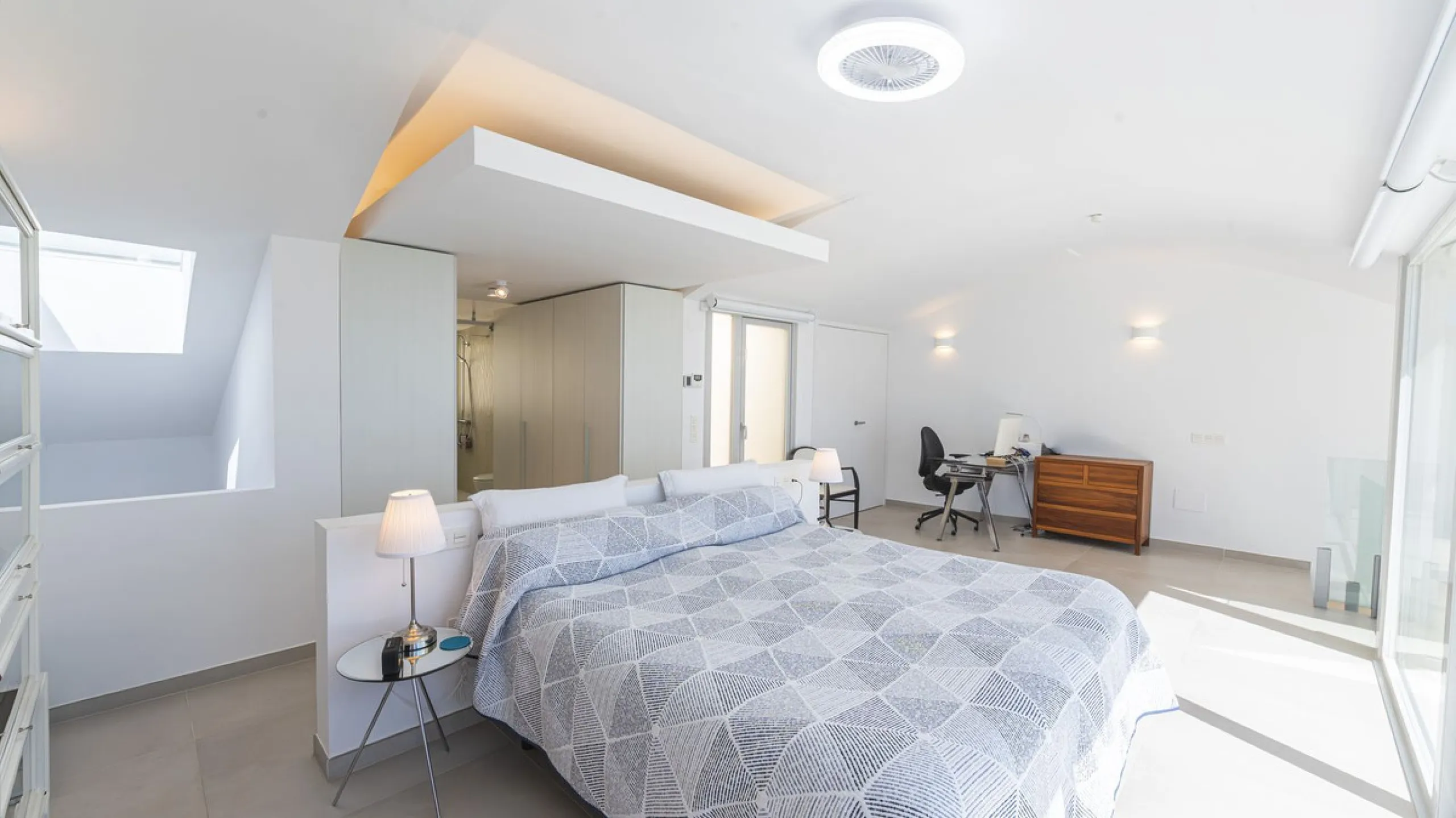 Apartment - Penthouse Duplex в продаже в Benalmadena, Málaga. В доме 3 спален и 2 ванных комнат. Площадь дома 213 м²