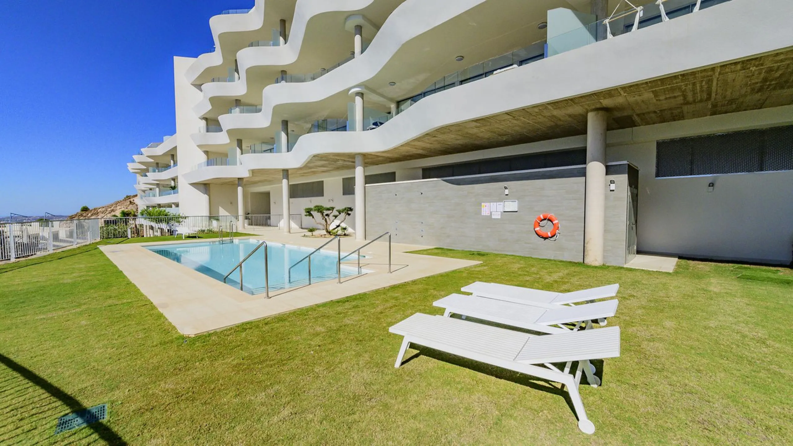 Apartment - Penthouse Duplex в продаже в Benalmadena, Málaga. В доме 3 спален и 2 ванных комнат. Площадь дома 213 м²