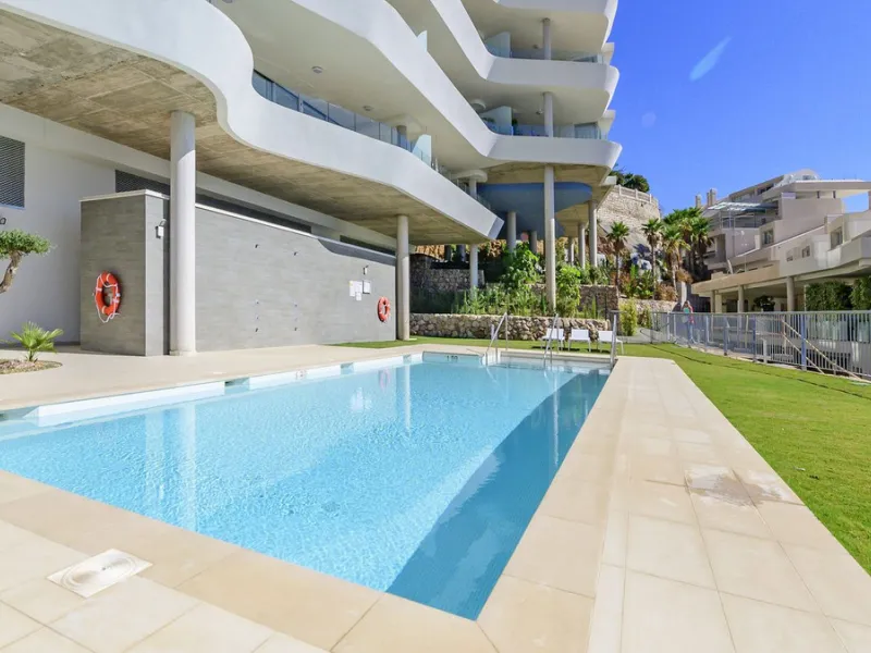 Apartment - Penthouse Duplex в продаже в Benalmadena, Málaga. В доме 3 спален и 2 ванных комнат. Площадь дома 213 м²