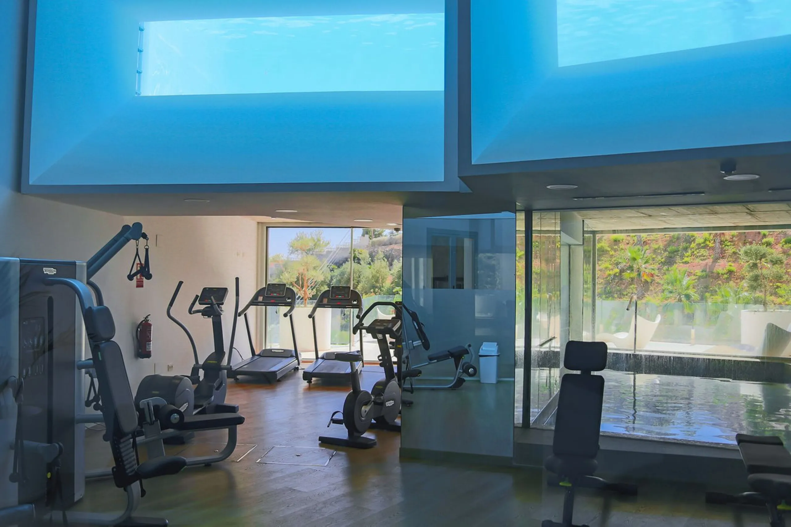 Apartment - Penthouse Duplex в продаже в Benalmadena, Málaga. В доме 3 спален и 2 ванных комнат. Площадь дома 213 м²
