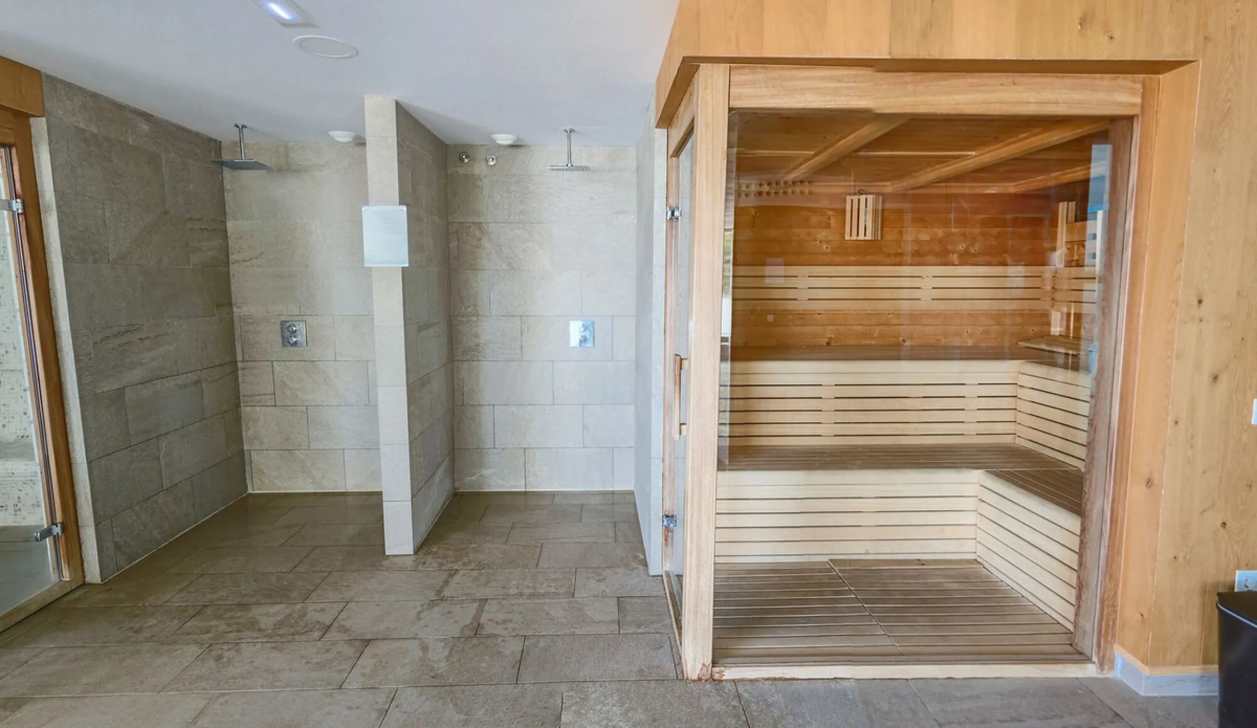 Apartment - Penthouse Duplex в продаже в Benalmadena, Málaga. В доме 3 спален и 2 ванных комнат. Площадь дома 213 м²