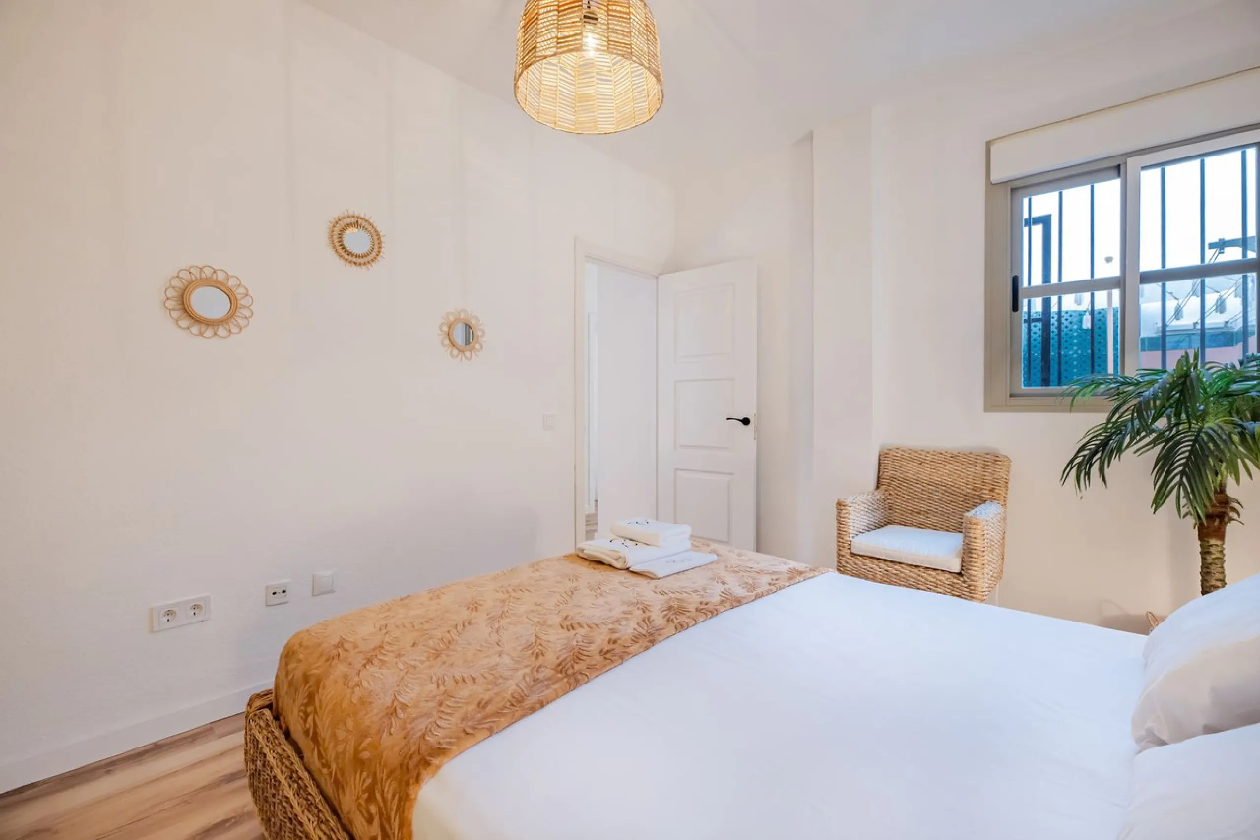 4-Bedroom Apartment for Sale in Málaga Center – Great Investment Opportunity
