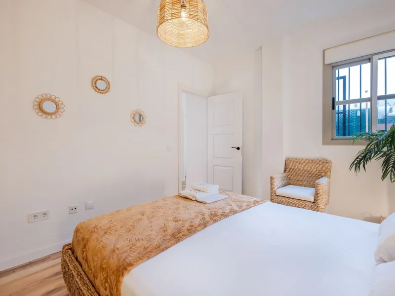 4-Bedroom Apartment for Sale in Málaga Center – Great Investment Opportunity
