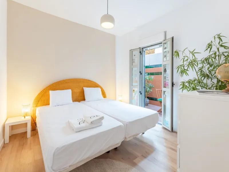 4-Bedroom Apartment for Sale in Málaga Center – Great Investment Opportunity