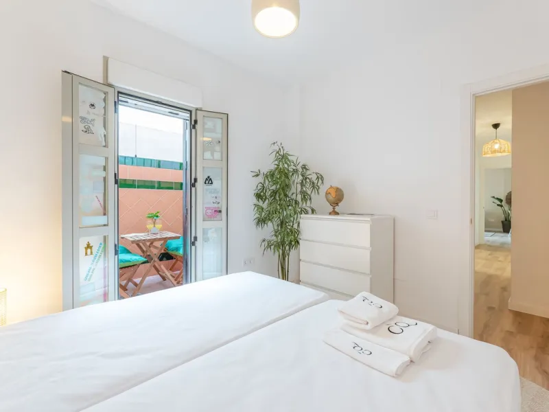 4-Bedroom Apartment for Sale in Málaga Center – Great Investment Opportunity