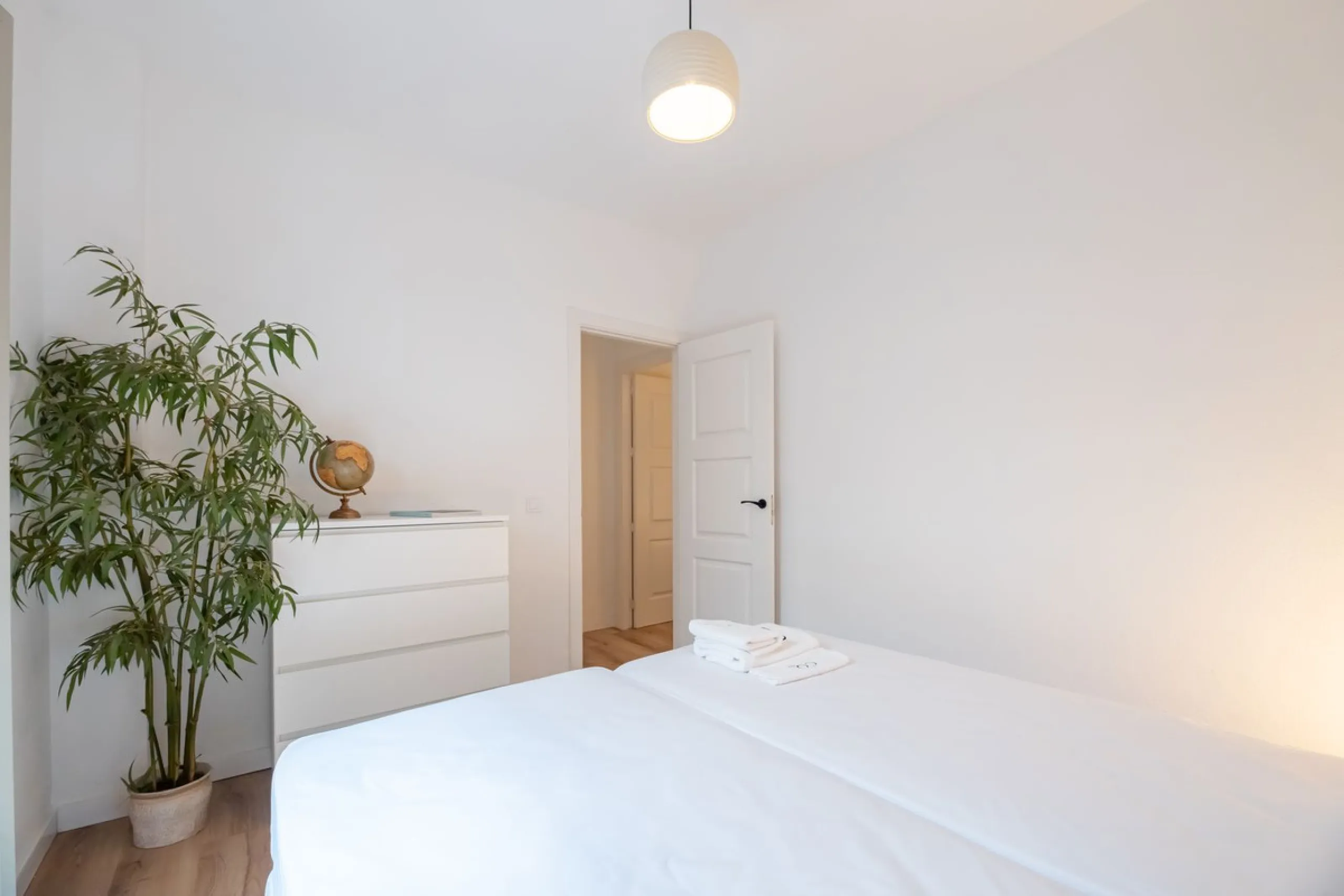 4-Bedroom Apartment for Sale in Málaga Center – Great Investment Opportunity