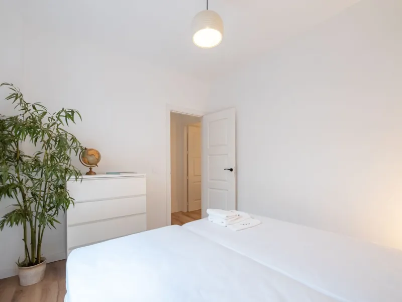 4-Bedroom Apartment for Sale in Málaga Center – Great Investment Opportunity