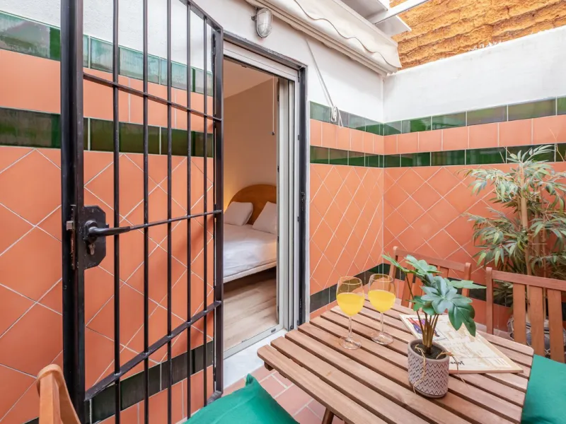 4-Bedroom Apartment for Sale in Málaga Center – Great Investment Opportunity