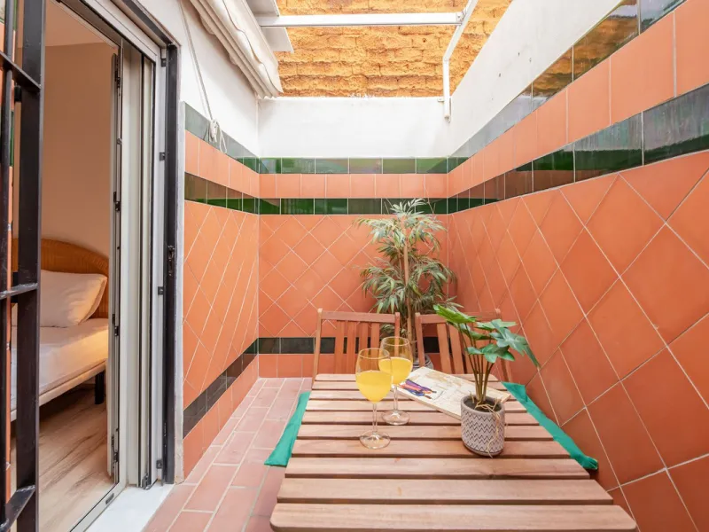 4-Bedroom Apartment for Sale in Málaga Center – Great Investment Opportunity