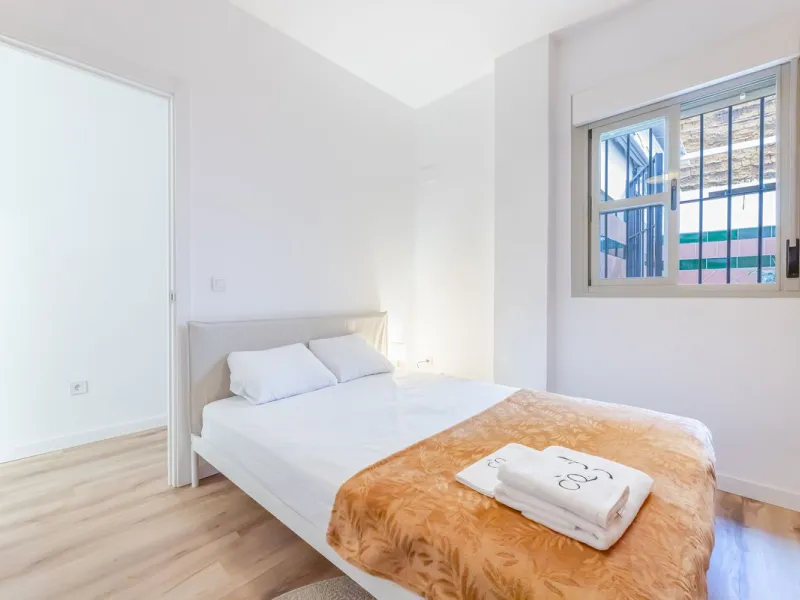 4-Bedroom Apartment for Sale in Málaga Center – Great Investment Opportunity