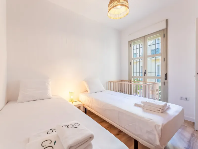 4-Bedroom Apartment for Sale in Málaga Center – Great Investment Opportunity