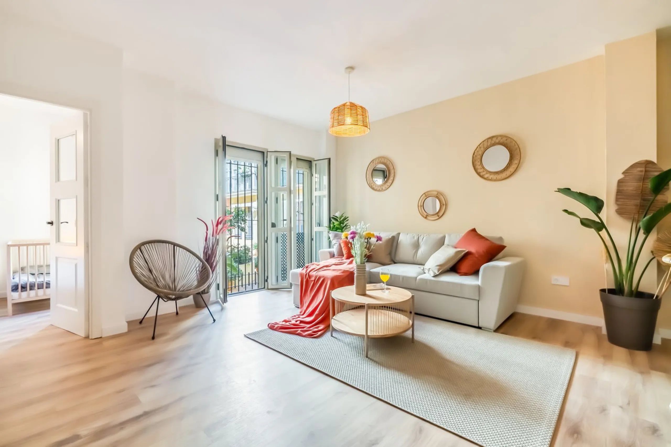 4-Bedroom Apartment for Sale in Málaga Center – Great Investment Opportunity