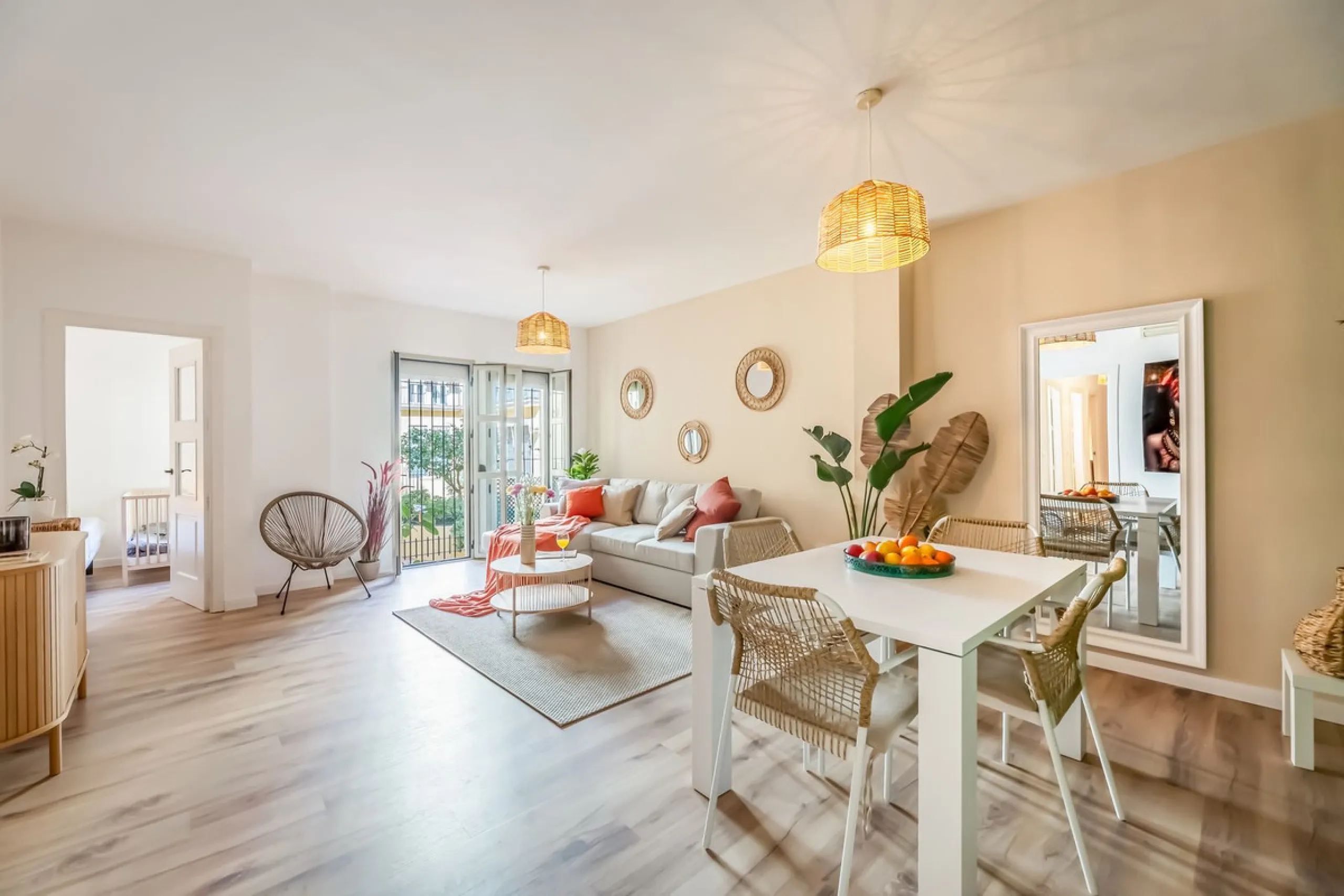 4-Bedroom Apartment for Sale in Málaga Center – Great Investment Opportunity