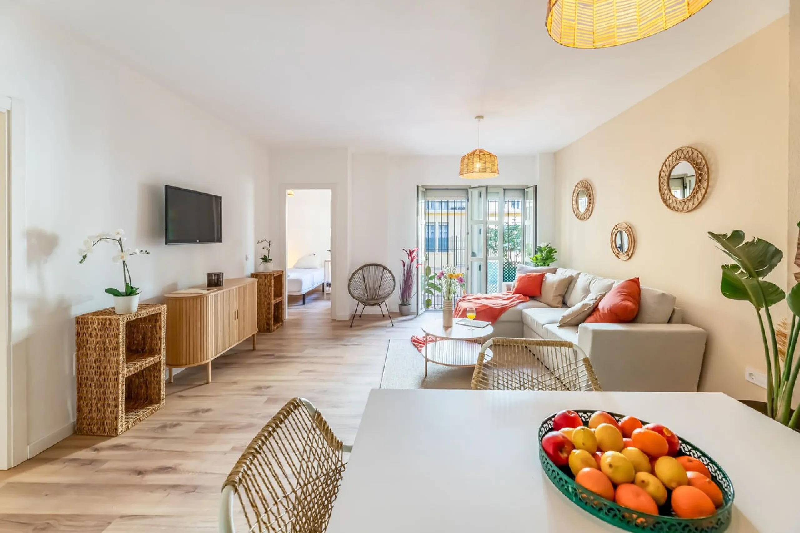 4-Bedroom Apartment for Sale in Málaga Center – Great Investment Opportunity