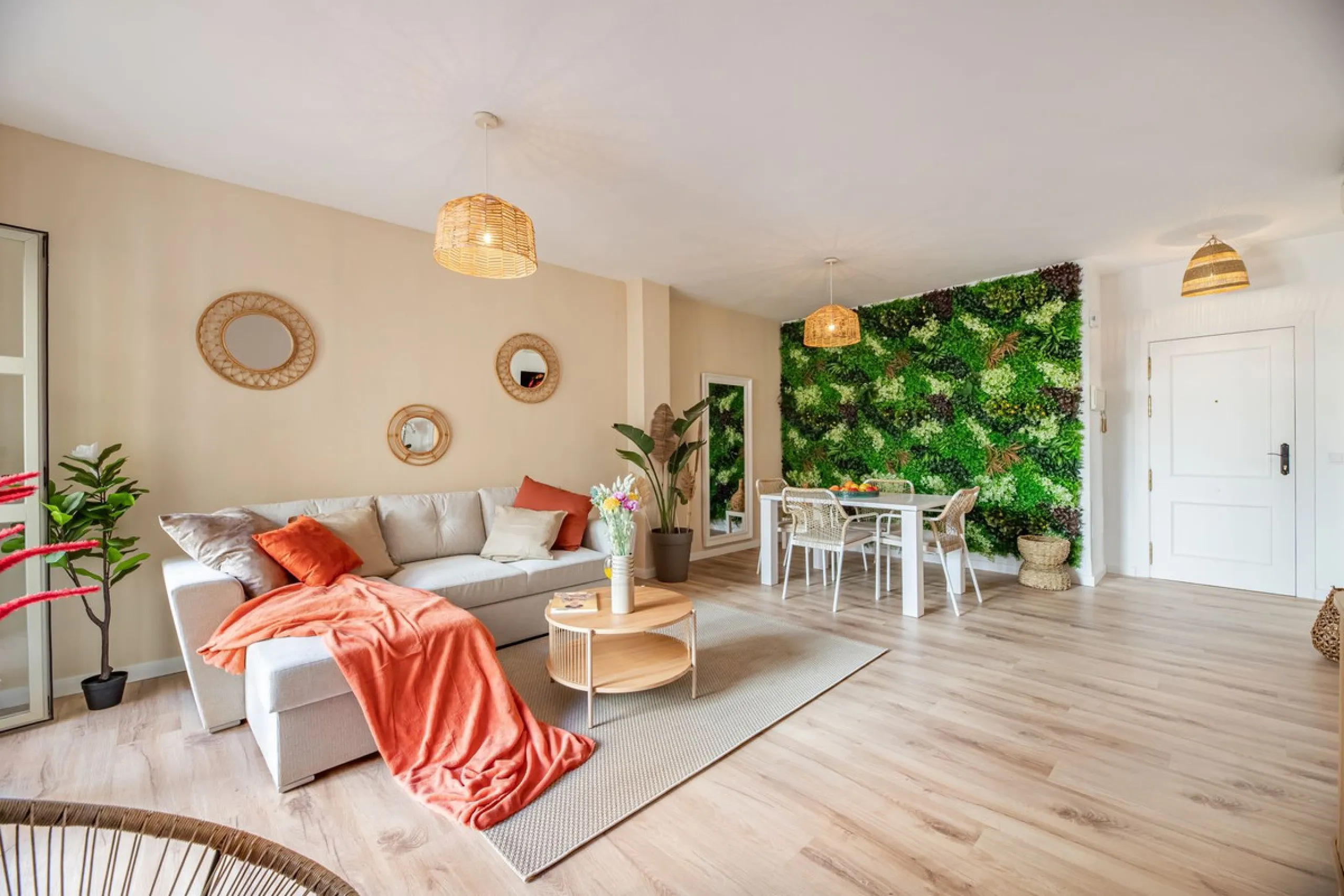 4-Bedroom Apartment for Sale in Málaga Center – Great Investment Opportunity