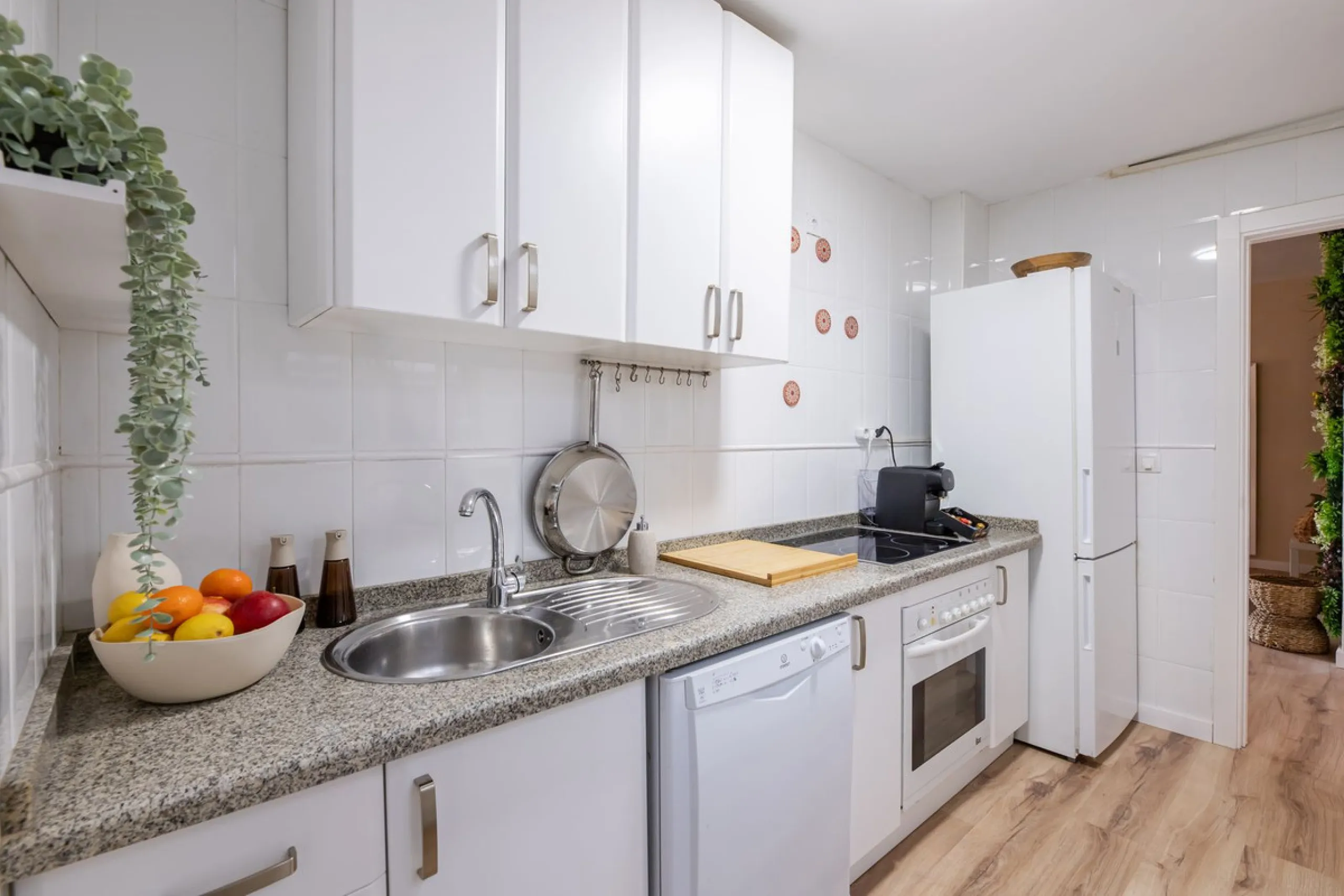 4-Bedroom Apartment for Sale in Málaga Center – Great Investment Opportunity