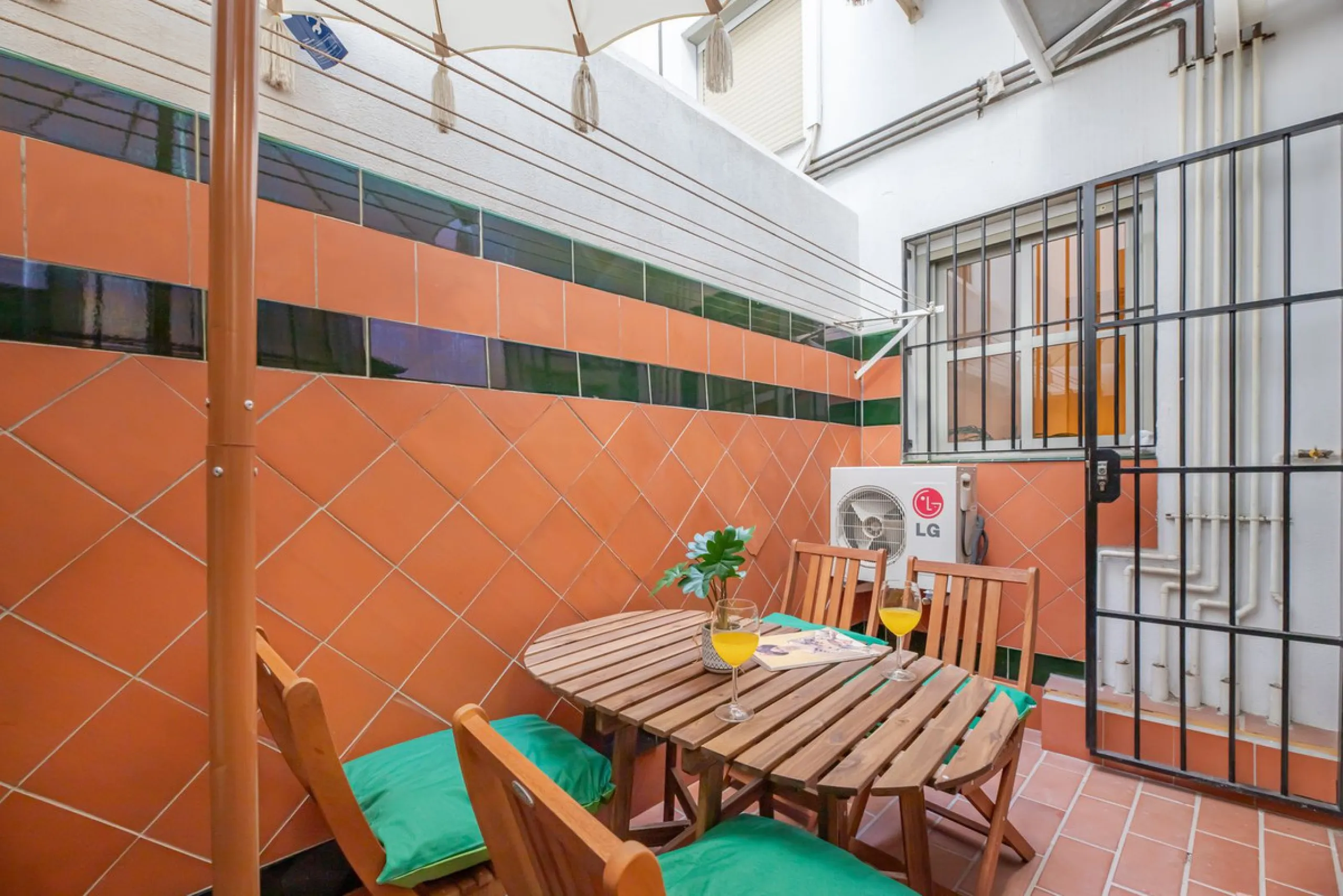 4-Bedroom Apartment for Sale in Málaga Center – Great Investment Opportunity
