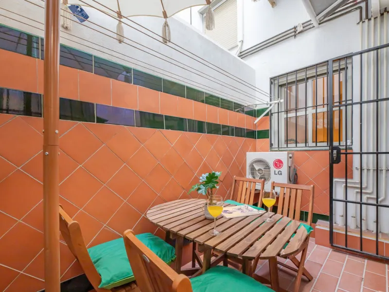 4-Bedroom Apartment for Sale in Málaga Center – Great Investment Opportunity