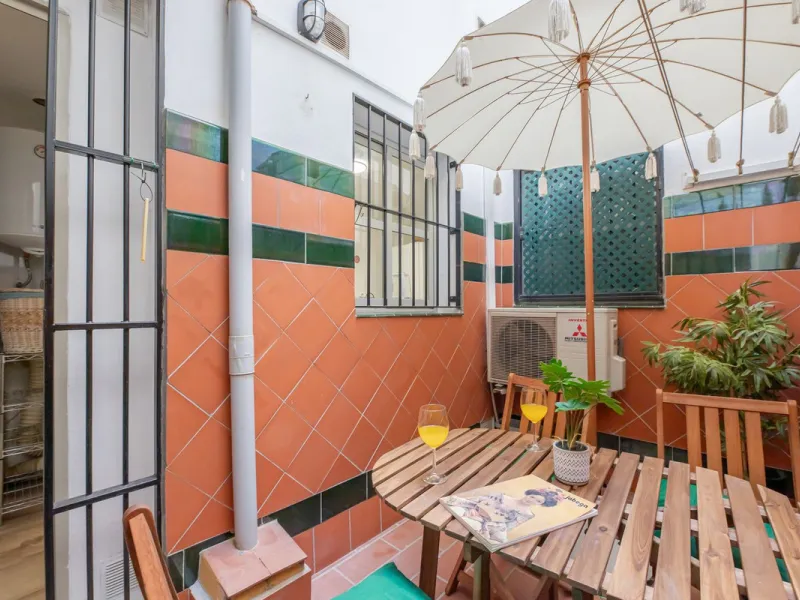 4-Bedroom Apartment for Sale in Málaga Center – Great Investment Opportunity