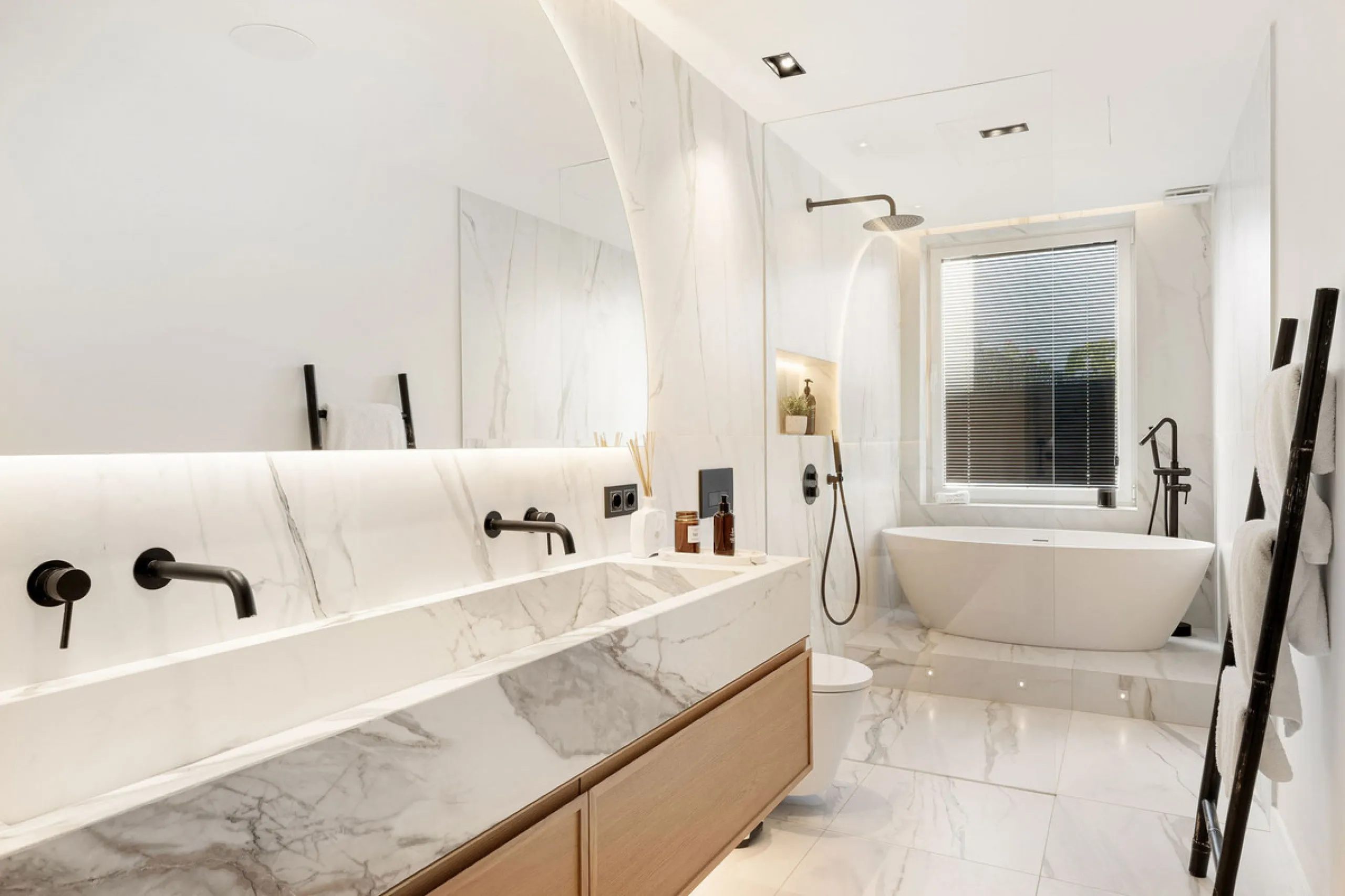 La Maison Saint Germain is an exceptional two-storey townhouse for sale  in the prestigious Golden Mile, a highly sought-after area known for its refined residences, excellent amenities, and seamless connectivity to Marbella's finest offerings. This newly