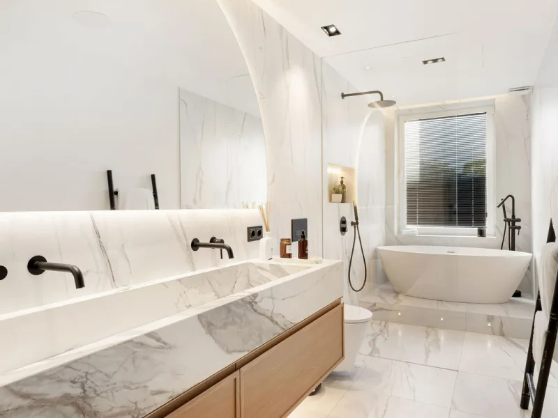 La Maison Saint Germain is an exceptional two-storey townhouse for sale  in the prestigious Golden Mile, a highly sought-after area known for its refined residences, excellent amenities, and seamless connectivity to Marbella's finest offerings. This newly