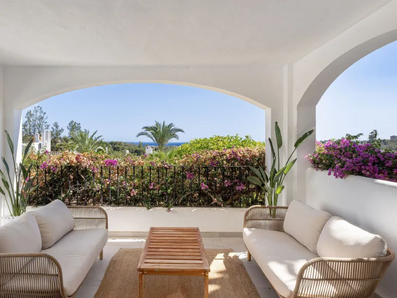 La Maison Saint Germain is an exceptional two-storey townhouse for sale  in the prestigious Golden Mile, a highly sought-after area known for its refined residences, excellent amenities, and seamless connectivity to Marbella's finest offerings. This newly