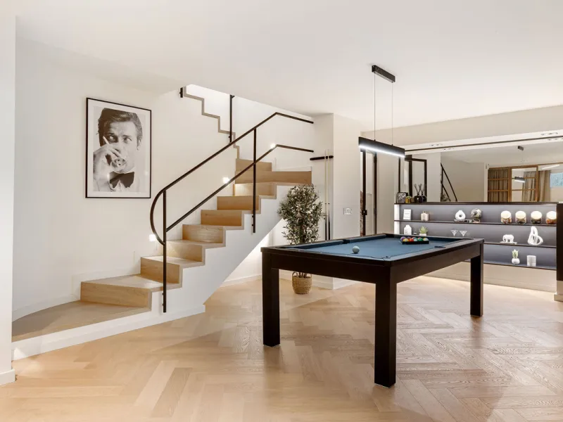 La Maison Saint Germain is an exceptional two-storey townhouse for sale  in the prestigious Golden Mile, a highly sought-after area known for its refined residences, excellent amenities, and seamless connectivity to Marbella's finest offerings. This newly