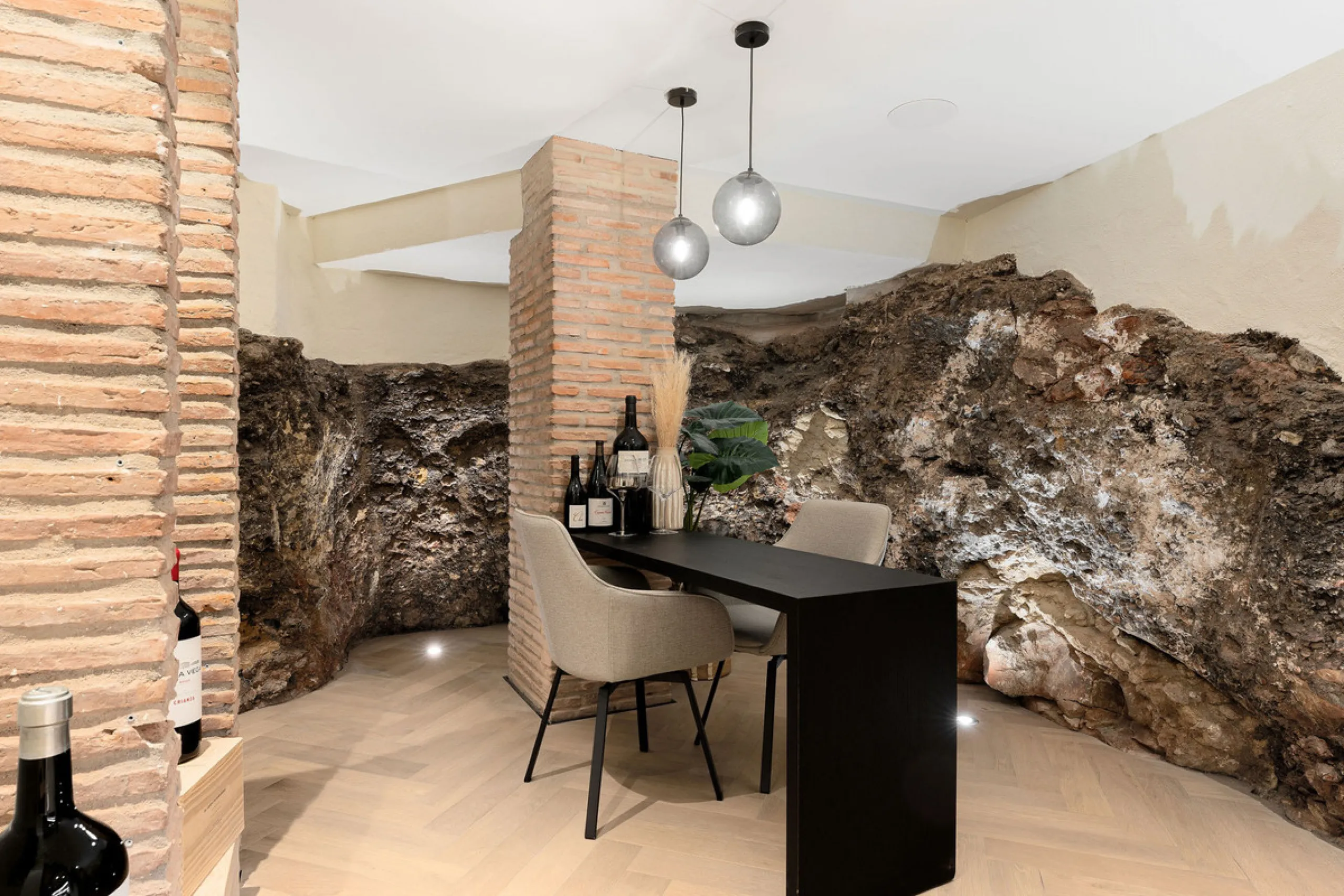 La Maison Saint Germain is an exceptional two-storey townhouse for sale  in the prestigious Golden Mile, a highly sought-after area known for its refined residences, excellent amenities, and seamless connectivity to Marbella's finest offerings. This newly