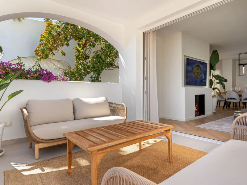 La Maison Saint Germain is an exceptional two-storey townhouse for sale  in the prestigious Golden Mile, a highly sought-after area known for its refined residences, excellent amenities, and seamless connectivity to Marbella's finest offerings. This newly