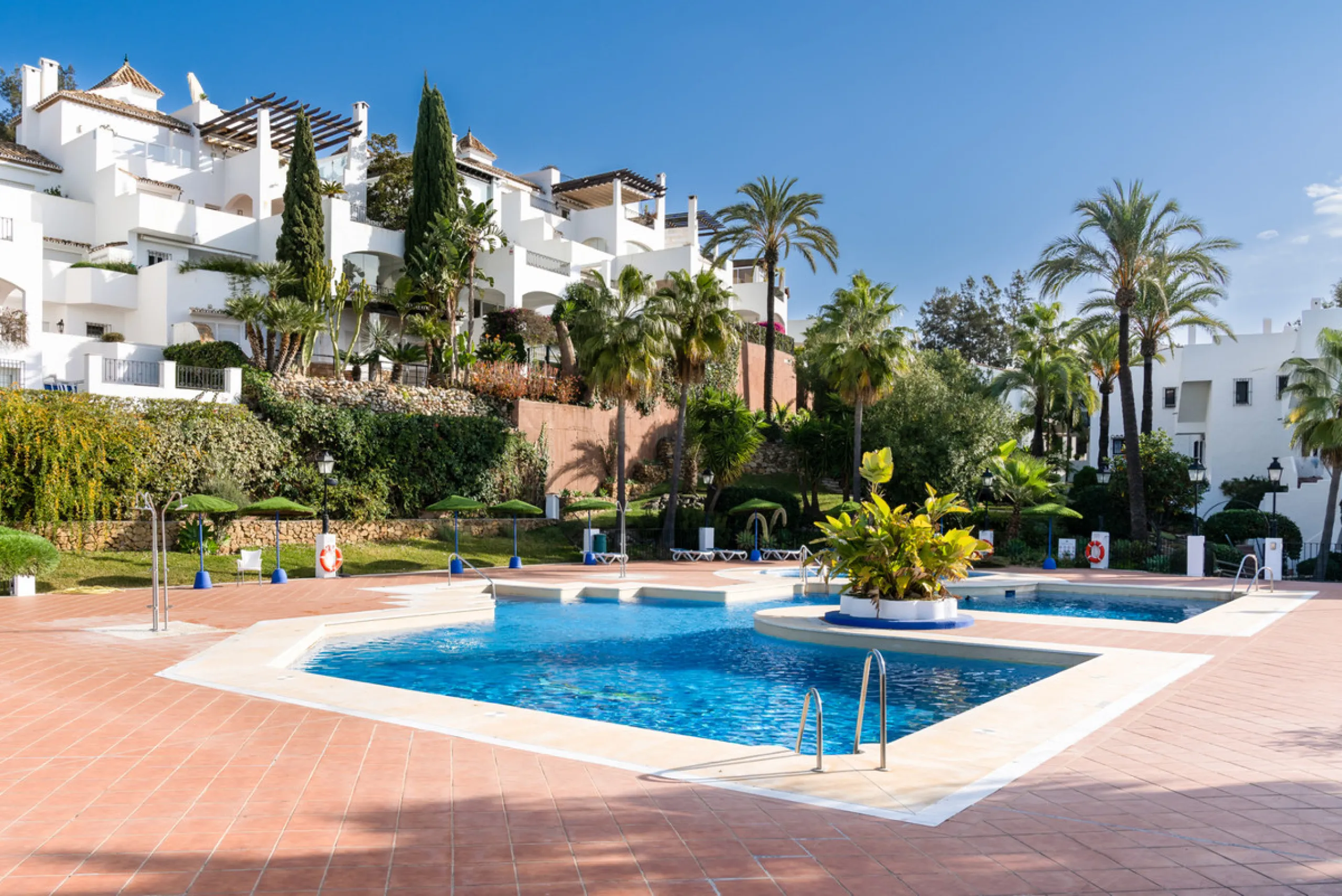 La Maison Saint Germain is an exceptional two-storey townhouse for sale  in the prestigious Golden Mile, a highly sought-after area known for its refined residences, excellent amenities, and seamless connectivity to Marbella's finest offerings. This newly