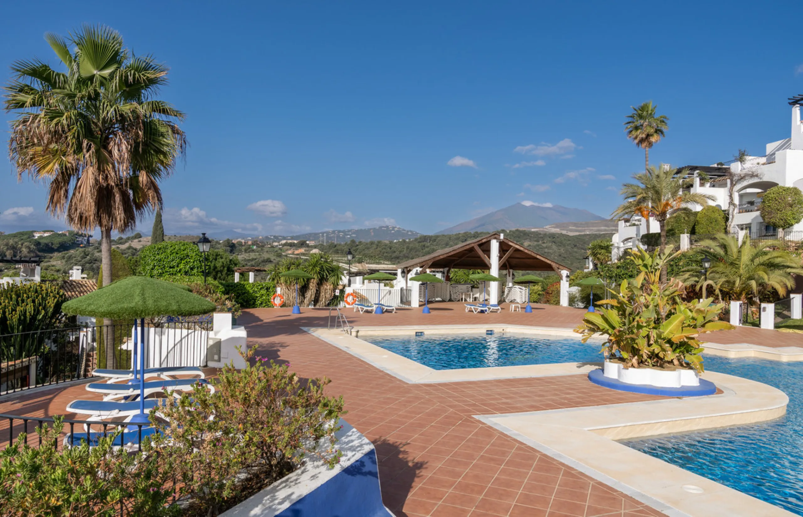 La Maison Saint Germain is an exceptional two-storey townhouse for sale  in the prestigious Golden Mile, a highly sought-after area known for its refined residences, excellent amenities, and seamless connectivity to Marbella's finest offerings. This newly