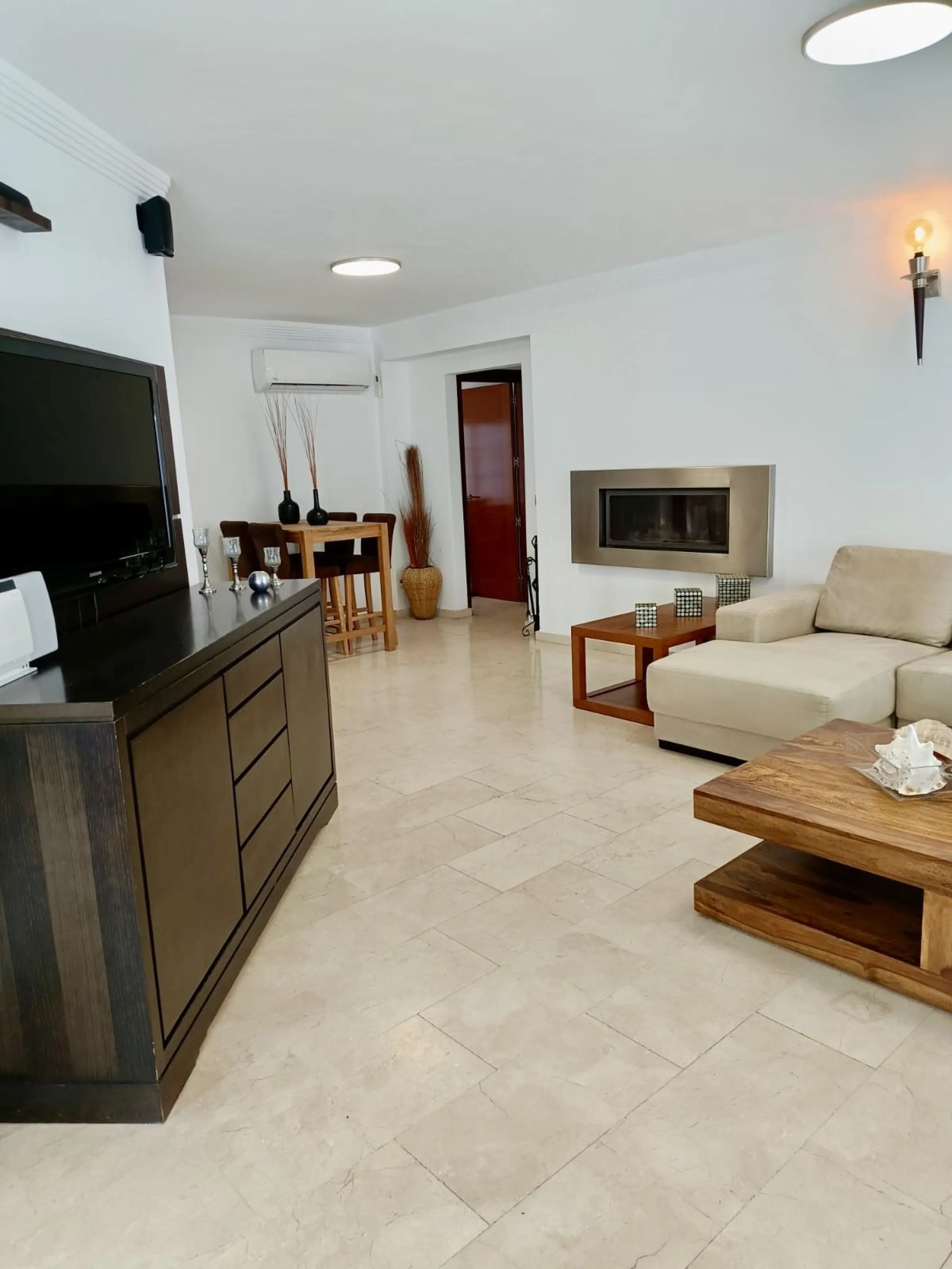 LOCATION!!! LOCATION!! Just 100 metres from the beach!!