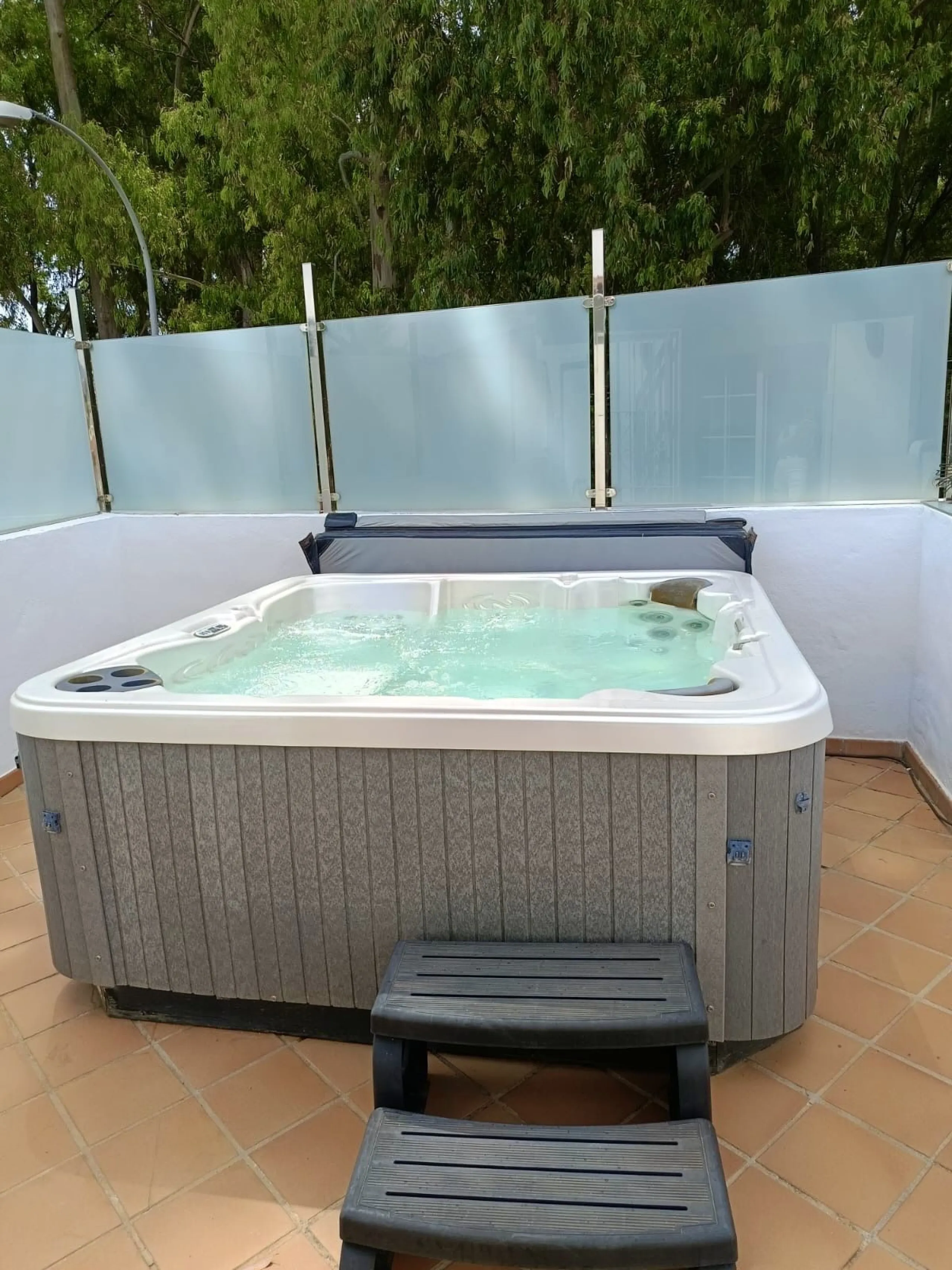 LOCATION!!! LOCATION!! Just 100 metres from the beach!!