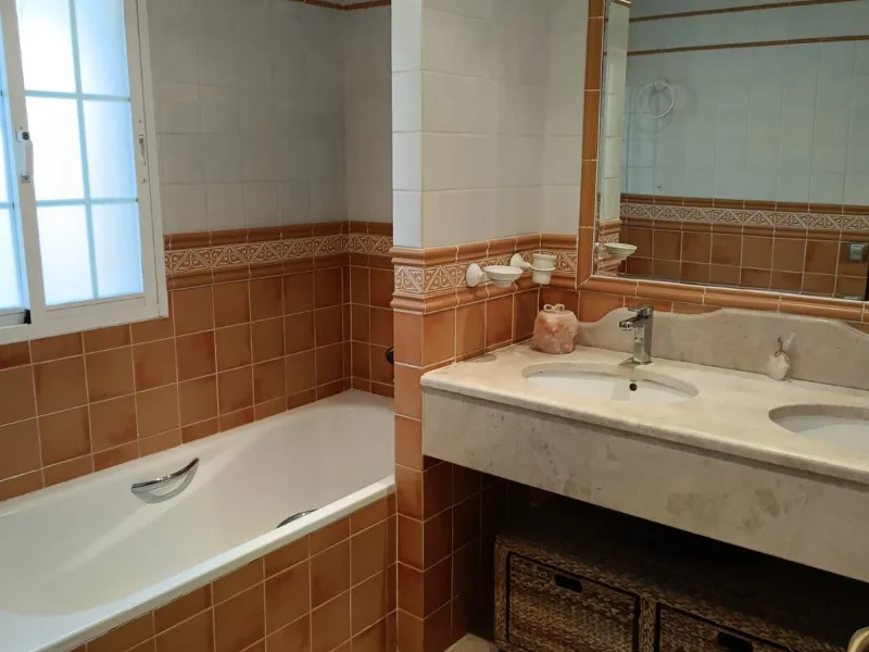 LOCATION!!! LOCATION!! Just 100 metres from the beach!!