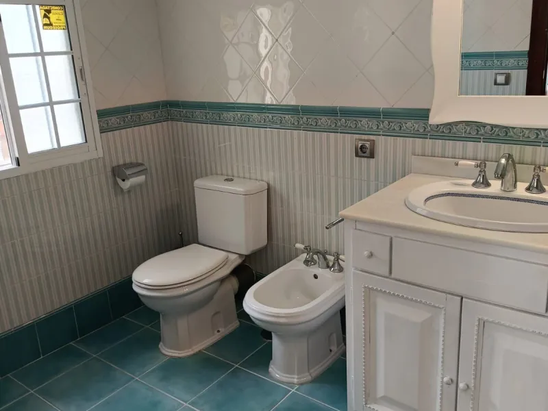 LOCATION!!! LOCATION!! Just 100 metres from the beach!!