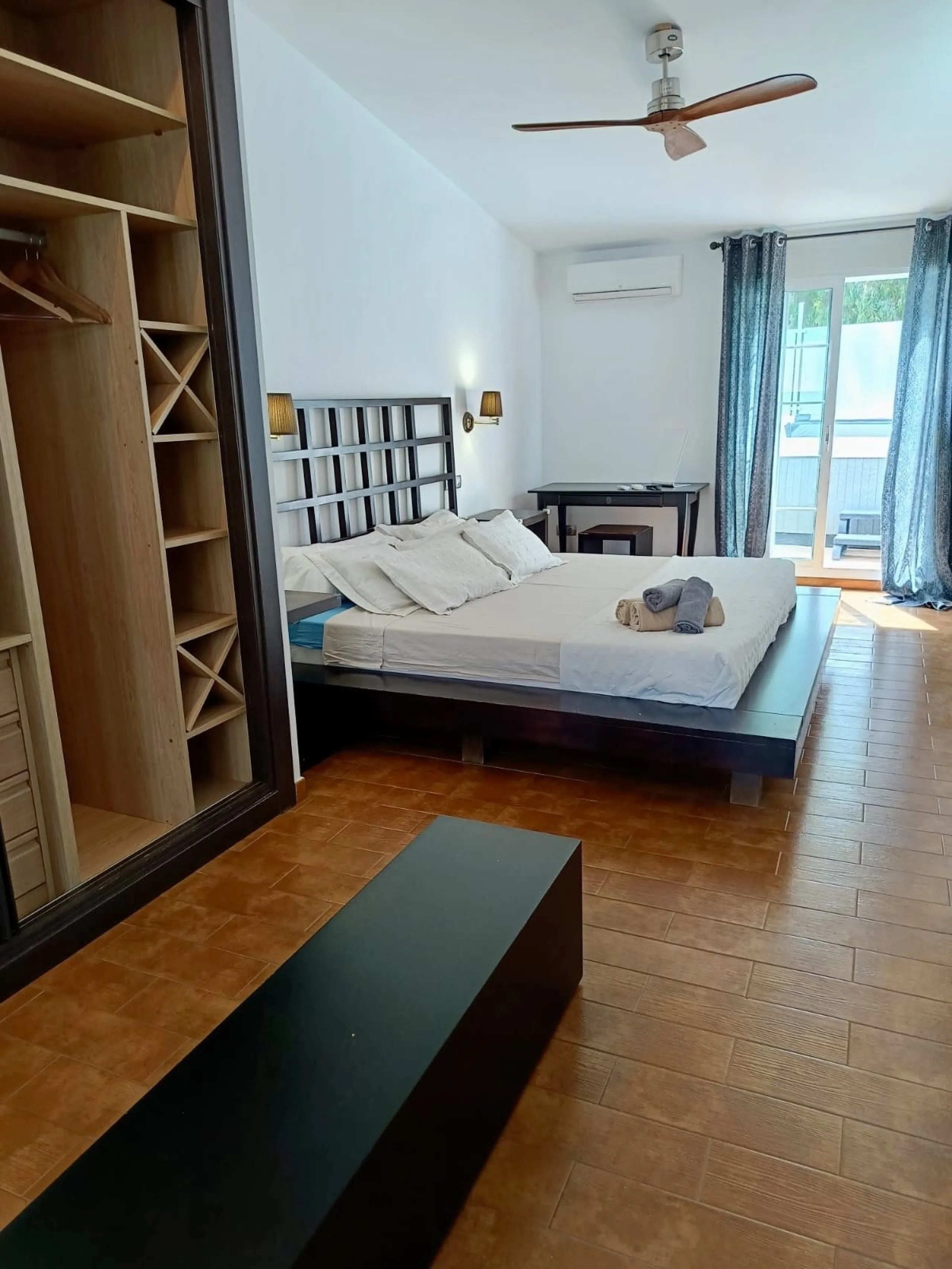 LOCATION!!! LOCATION!! Just 100 metres from the beach!!