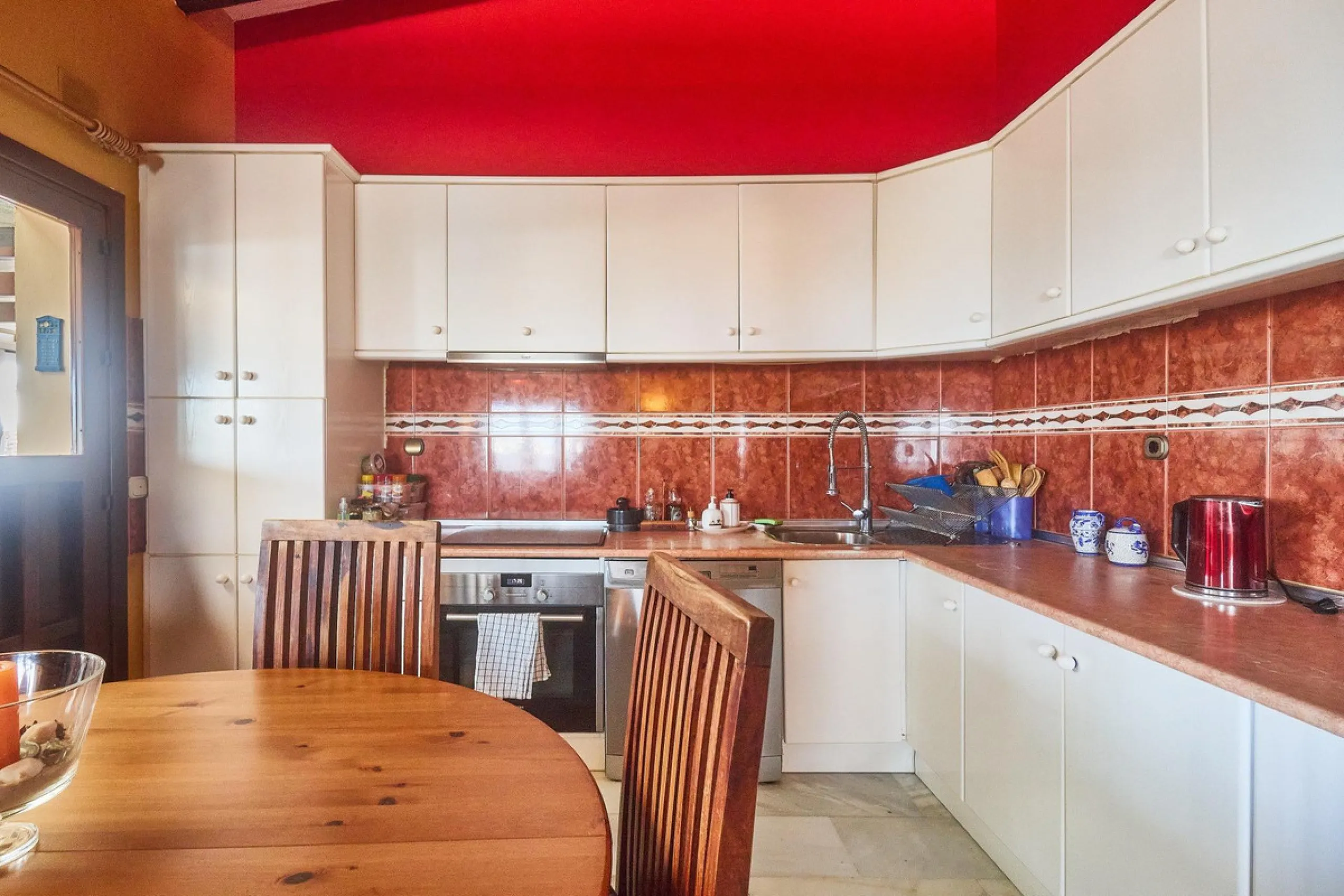 House - Detached Villa в продаже в Mijas, Málaga. В доме 4 спален и 2 ванных комнат. Площадь дома 261 м². Площадь участка 800 м²