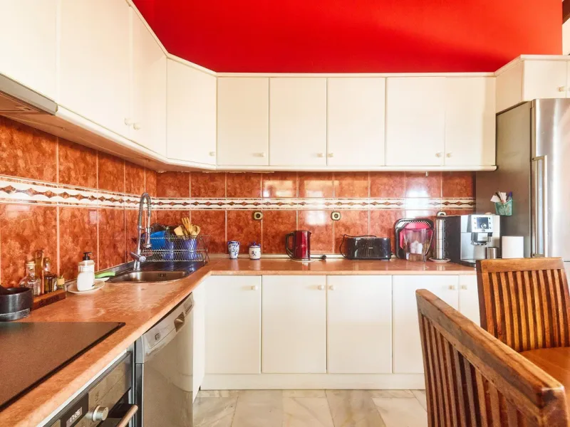 House - Detached Villa в продаже в Mijas, Málaga. В доме 4 спален и 2 ванных комнат. Площадь дома 261 м². Площадь участка 800 м²