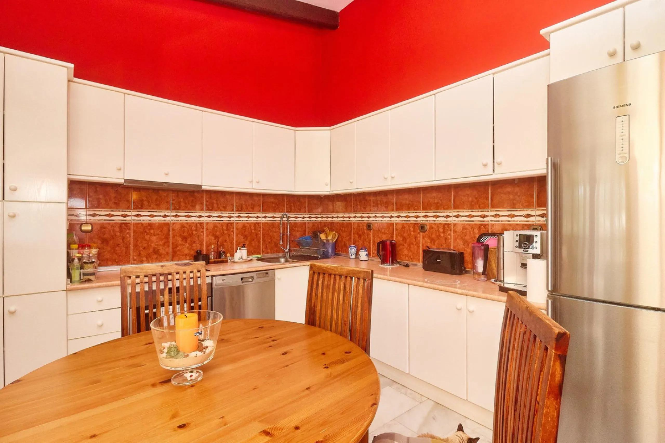 House - Detached Villa в продаже в Mijas, Málaga. В доме 4 спален и 2 ванных комнат. Площадь дома 261 м². Площадь участка 800 м²