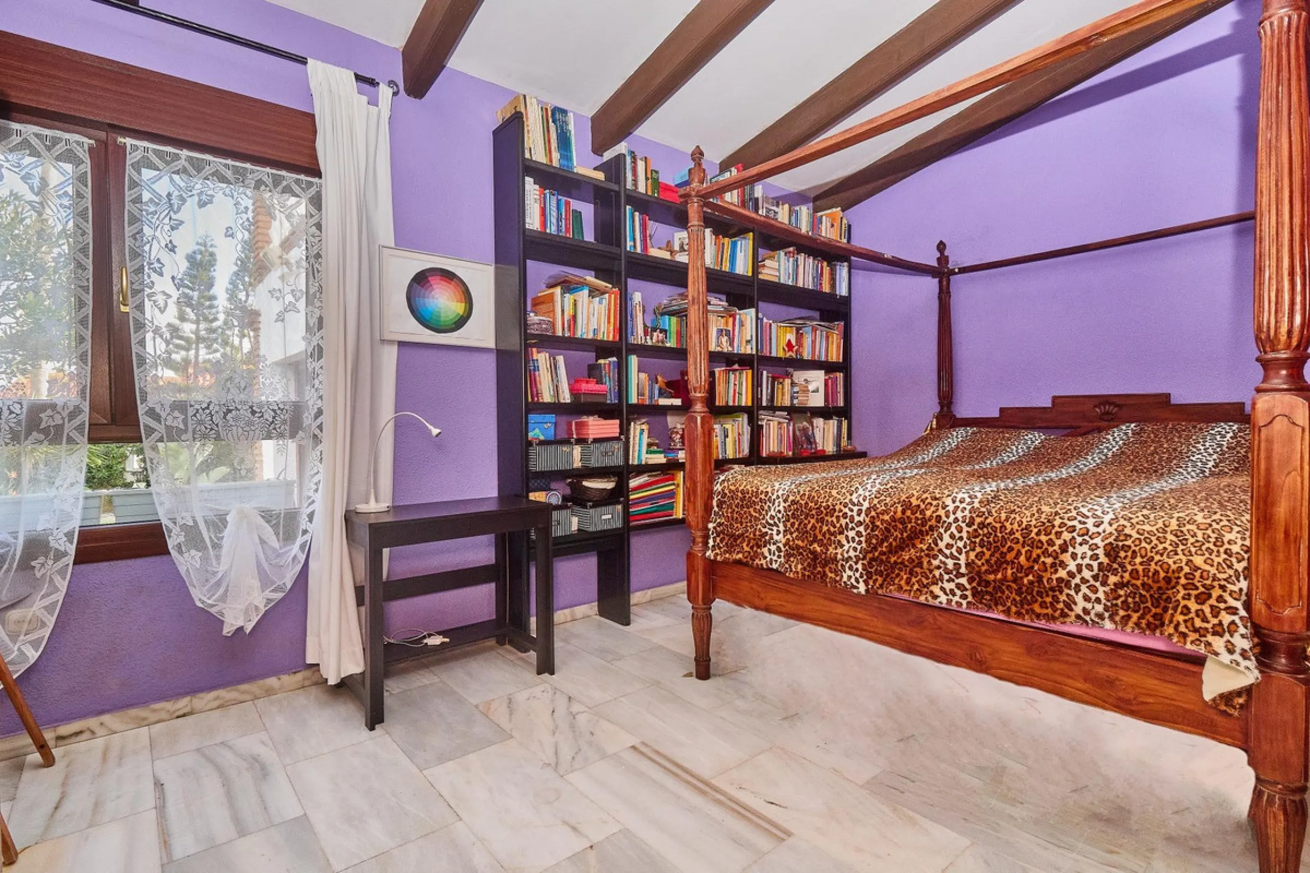 House - Detached Villa в продаже в Mijas, Málaga. В доме 4 спален и 2 ванных комнат. Площадь дома 261 м². Площадь участка 800 м²