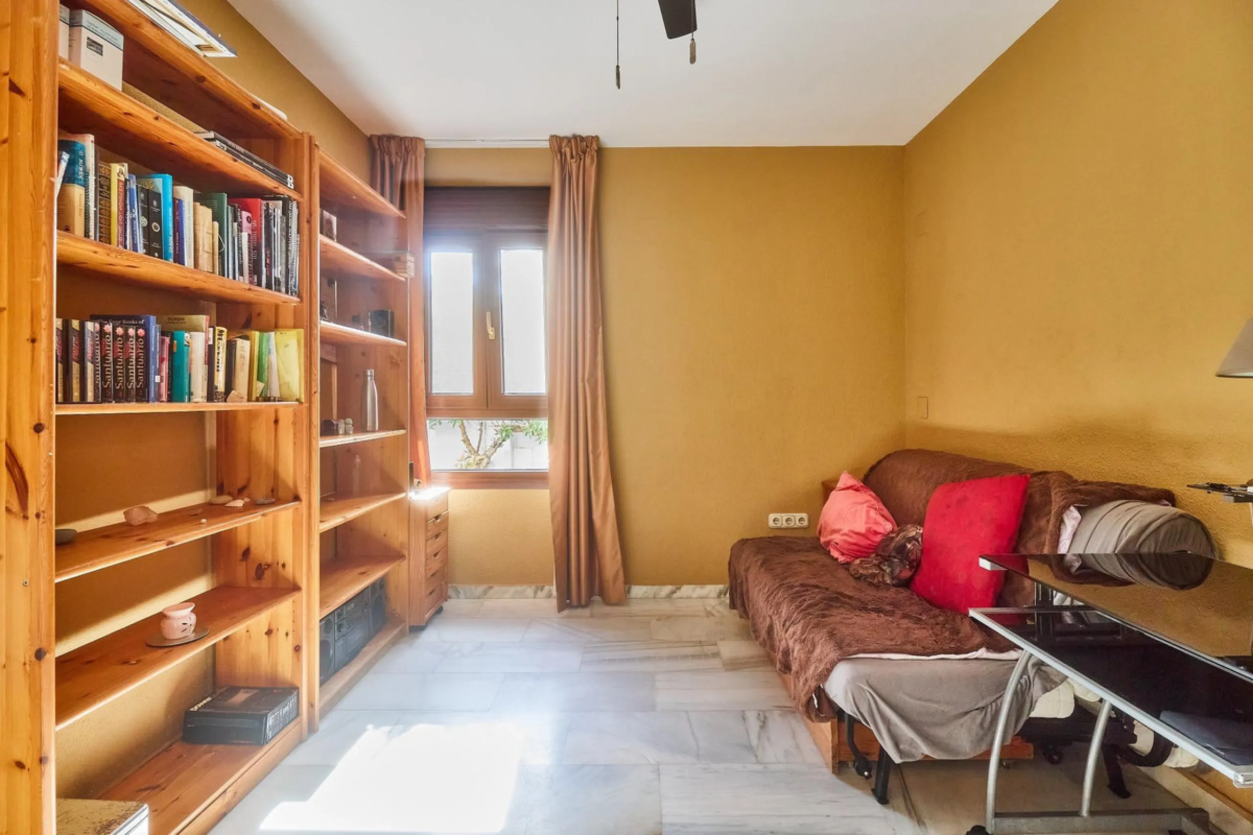 House - Detached Villa в продаже в Mijas, Málaga. В доме 4 спален и 2 ванных комнат. Площадь дома 261 м². Площадь участка 800 м²