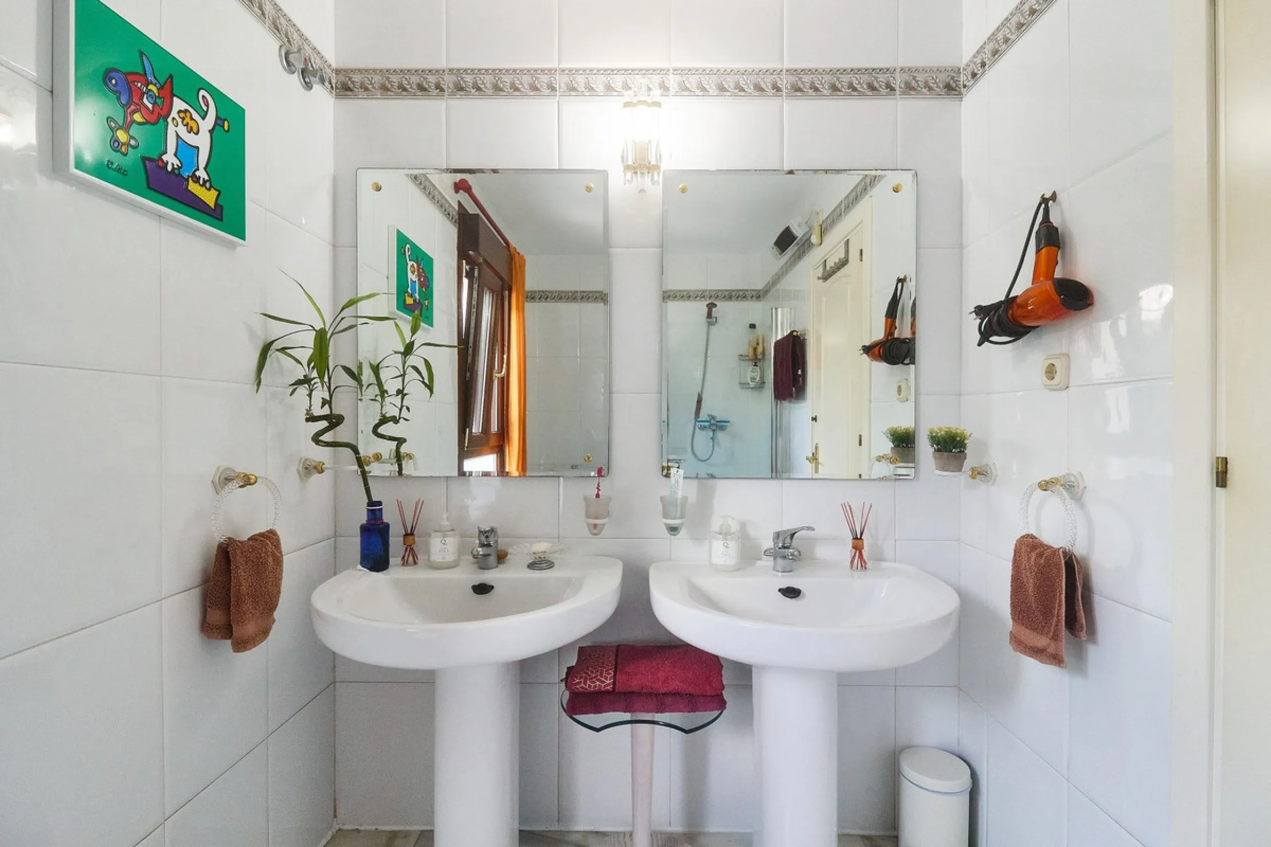 House - Detached Villa в продаже в Mijas, Málaga. В доме 4 спален и 2 ванных комнат. Площадь дома 261 м². Площадь участка 800 м²