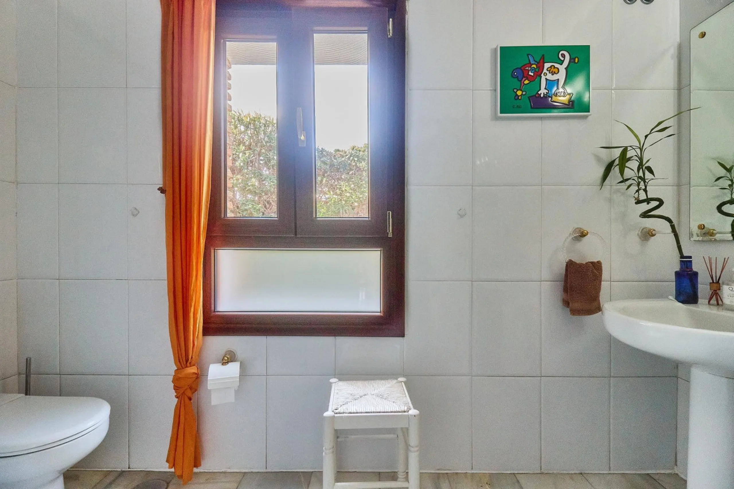 House - Detached Villa в продаже в Mijas, Málaga. В доме 4 спален и 2 ванных комнат. Площадь дома 261 м². Площадь участка 800 м²