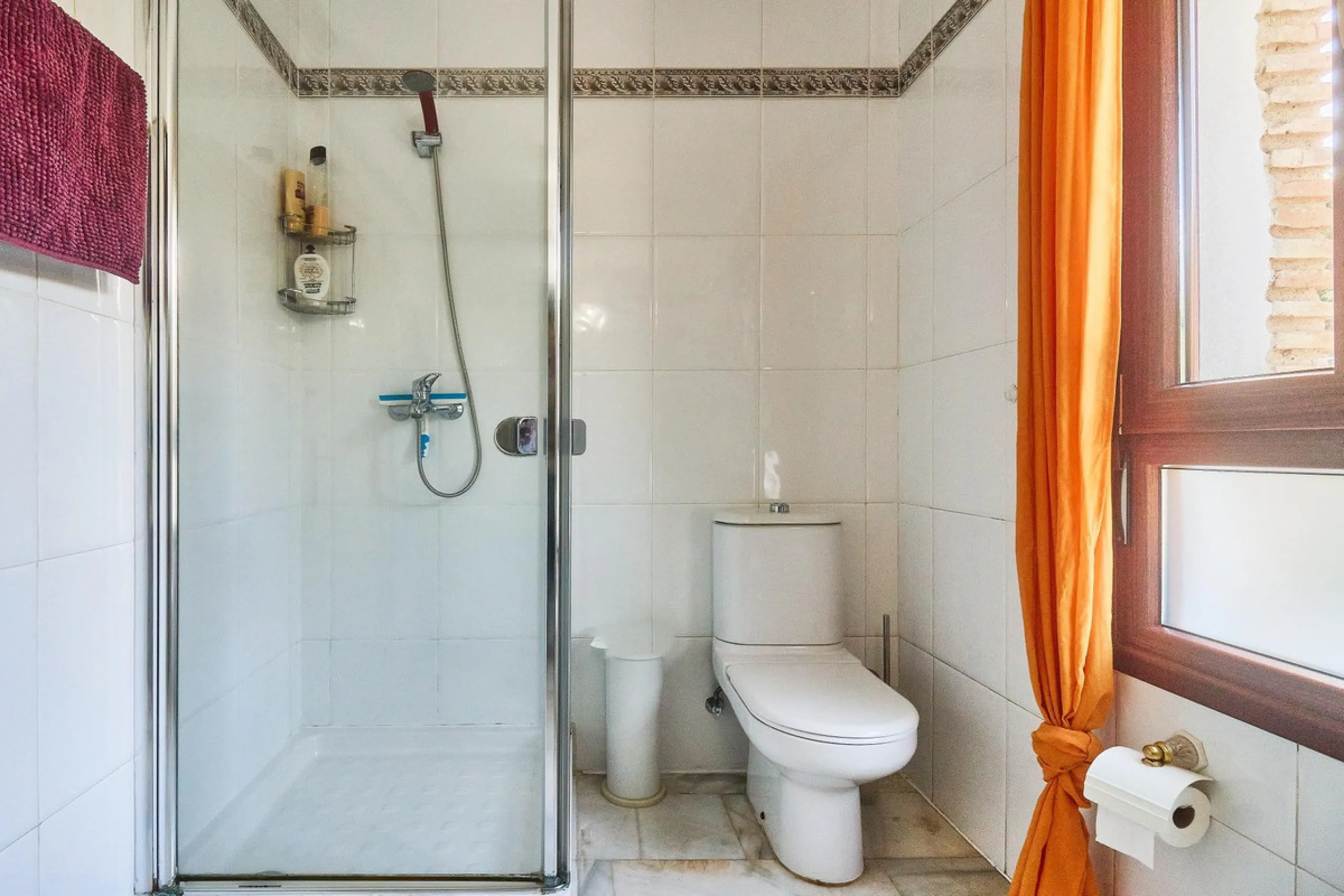 House - Detached Villa в продаже в Mijas, Málaga. В доме 4 спален и 2 ванных комнат. Площадь дома 261 м². Площадь участка 800 м²