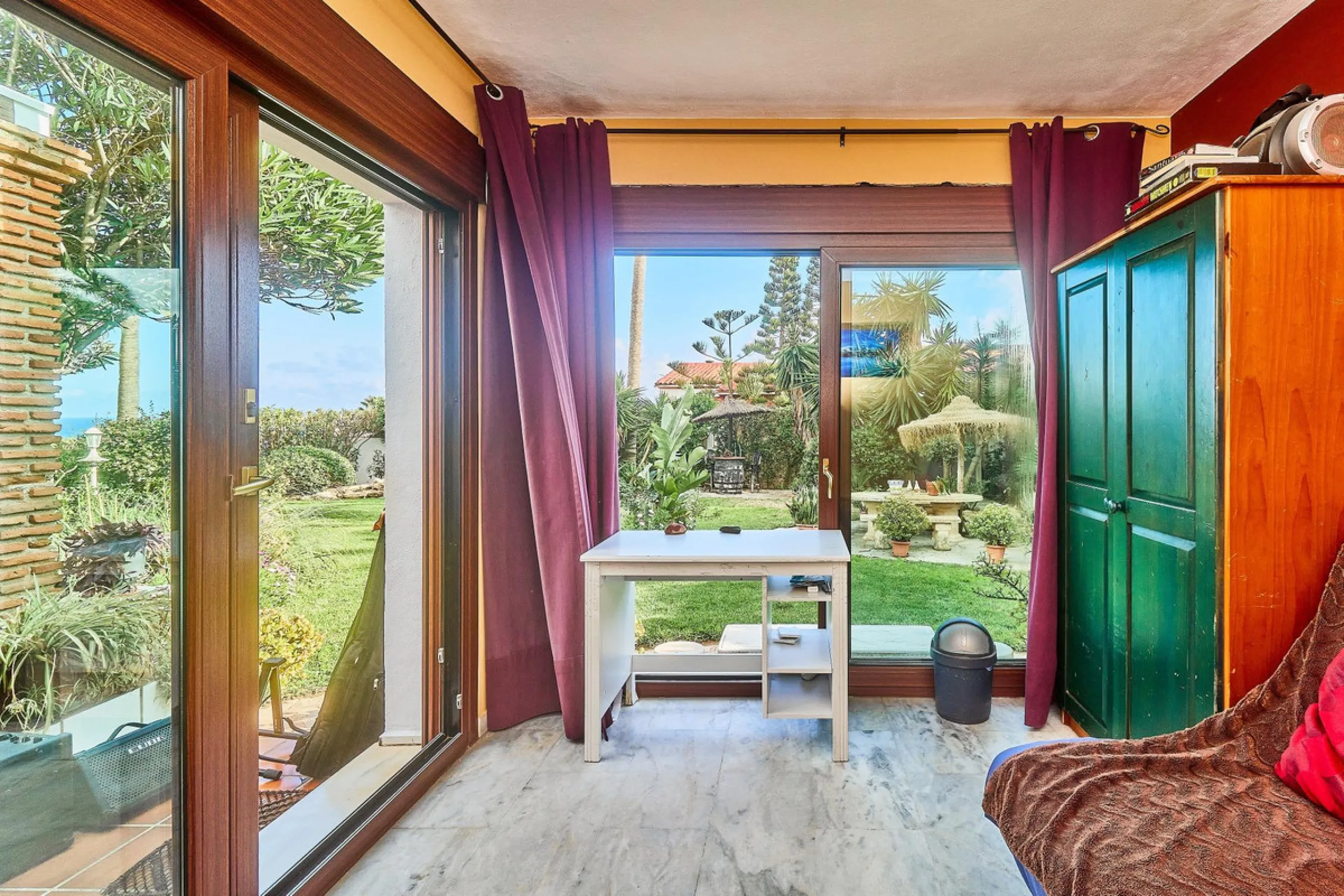 House - Detached Villa в продаже в Mijas, Málaga. В доме 4 спален и 2 ванных комнат. Площадь дома 261 м². Площадь участка 800 м²
