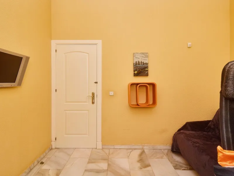 House - Detached Villa в продаже в Mijas, Málaga. В доме 4 спален и 2 ванных комнат. Площадь дома 261 м². Площадь участка 800 м²