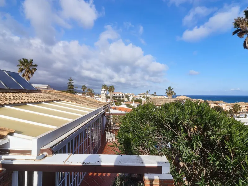 House - Detached Villa в продаже в Mijas, Málaga. В доме 4 спален и 2 ванных комнат. Площадь дома 261 м². Площадь участка 800 м²